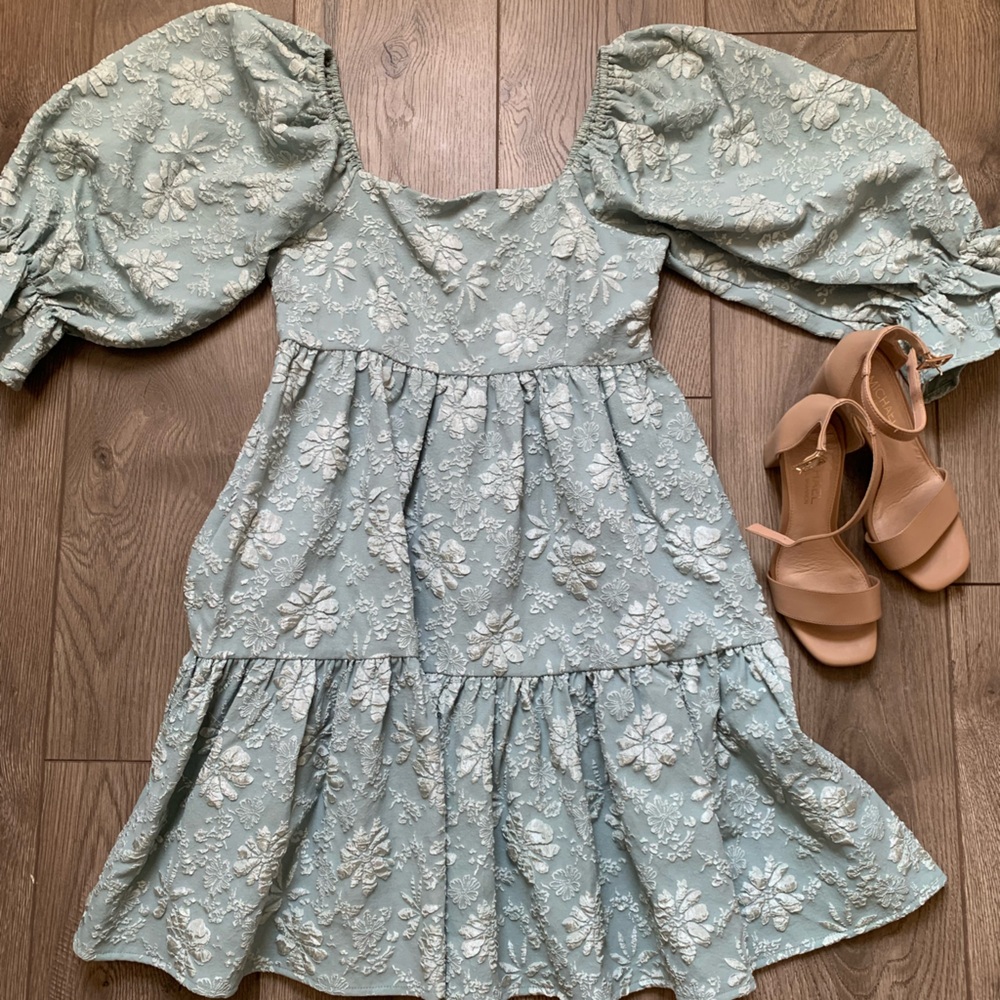Beautiful sage colored dress!